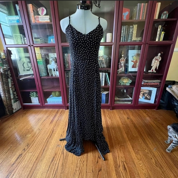 Reformation Women's Sorrento Black Polka Dot Whimsical Maxi Dress. Size 2 - Picture 6 of 12